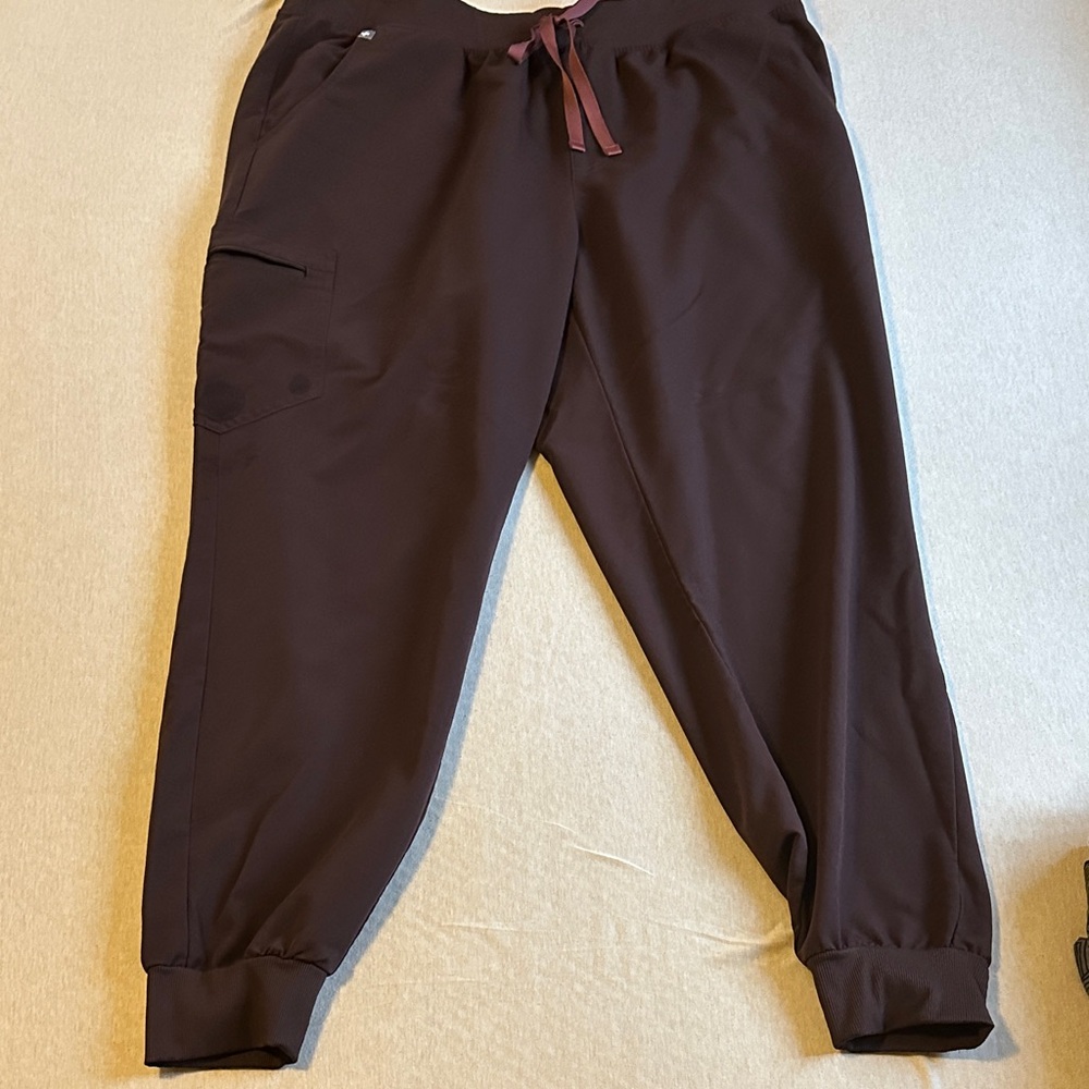 XXL Figs Espresso Zamora Jogger Pants